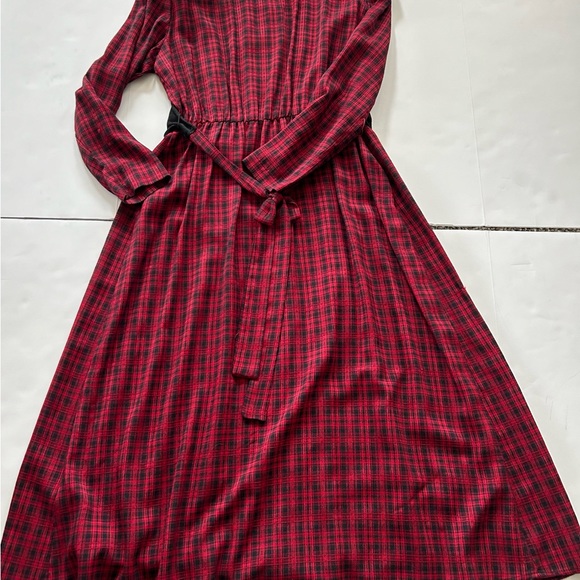 Vintage Expo Petite long dress size 10 
Made in USA
Faux vest - Picture 10 of 13